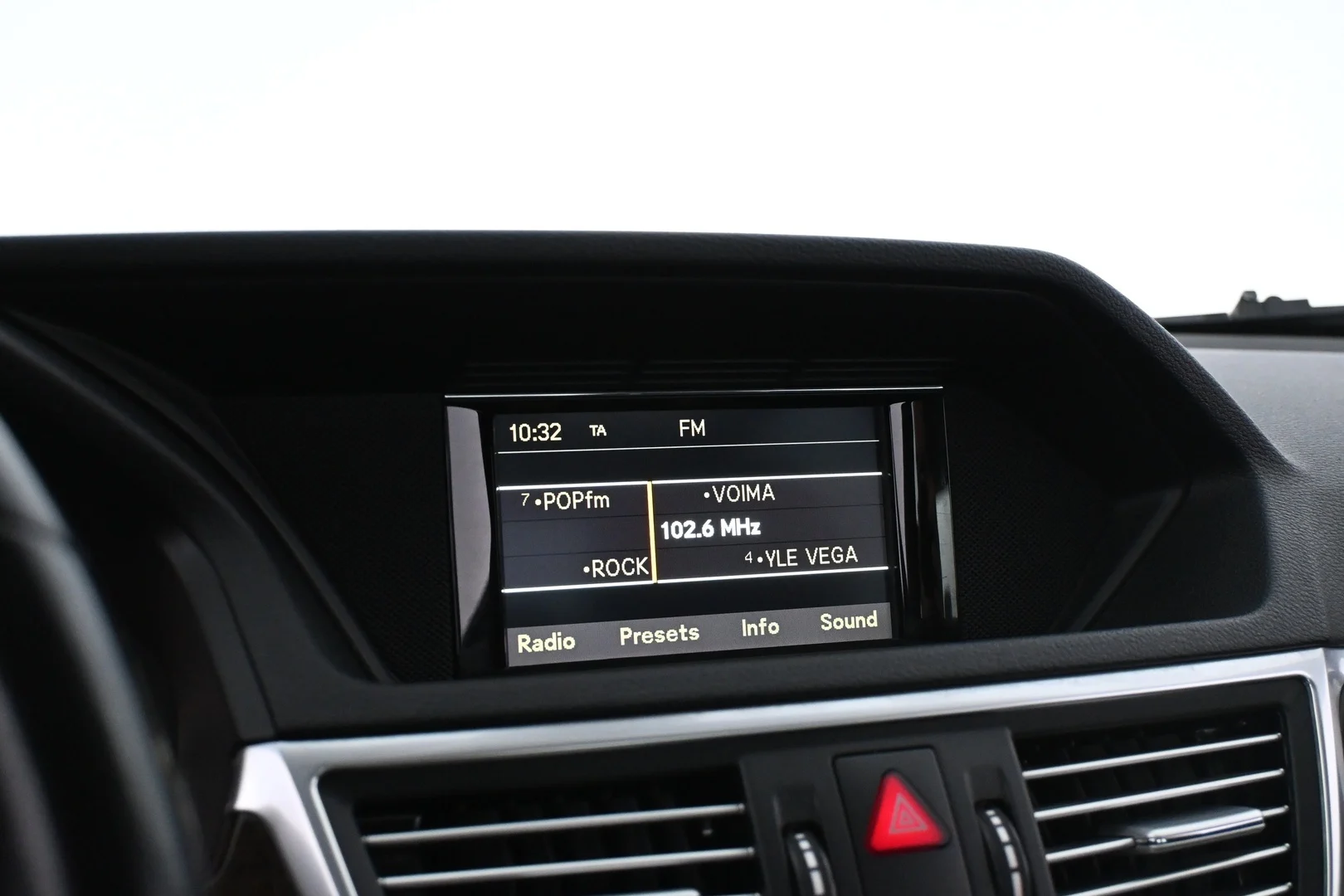 Car Image - 5iGvJ7ivN98qG8GP0Kz0sg