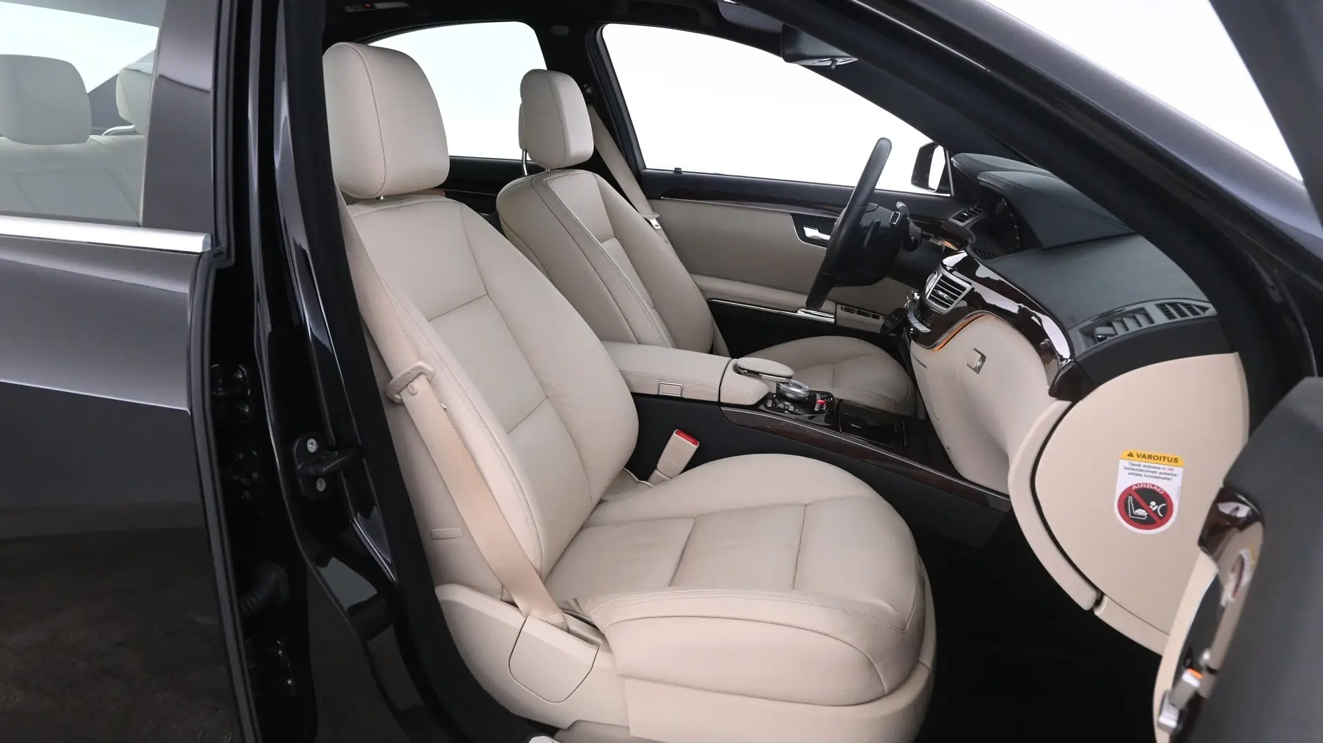 Car Image - 2jjB1OiW6LEvzJjcJ4Rp6z