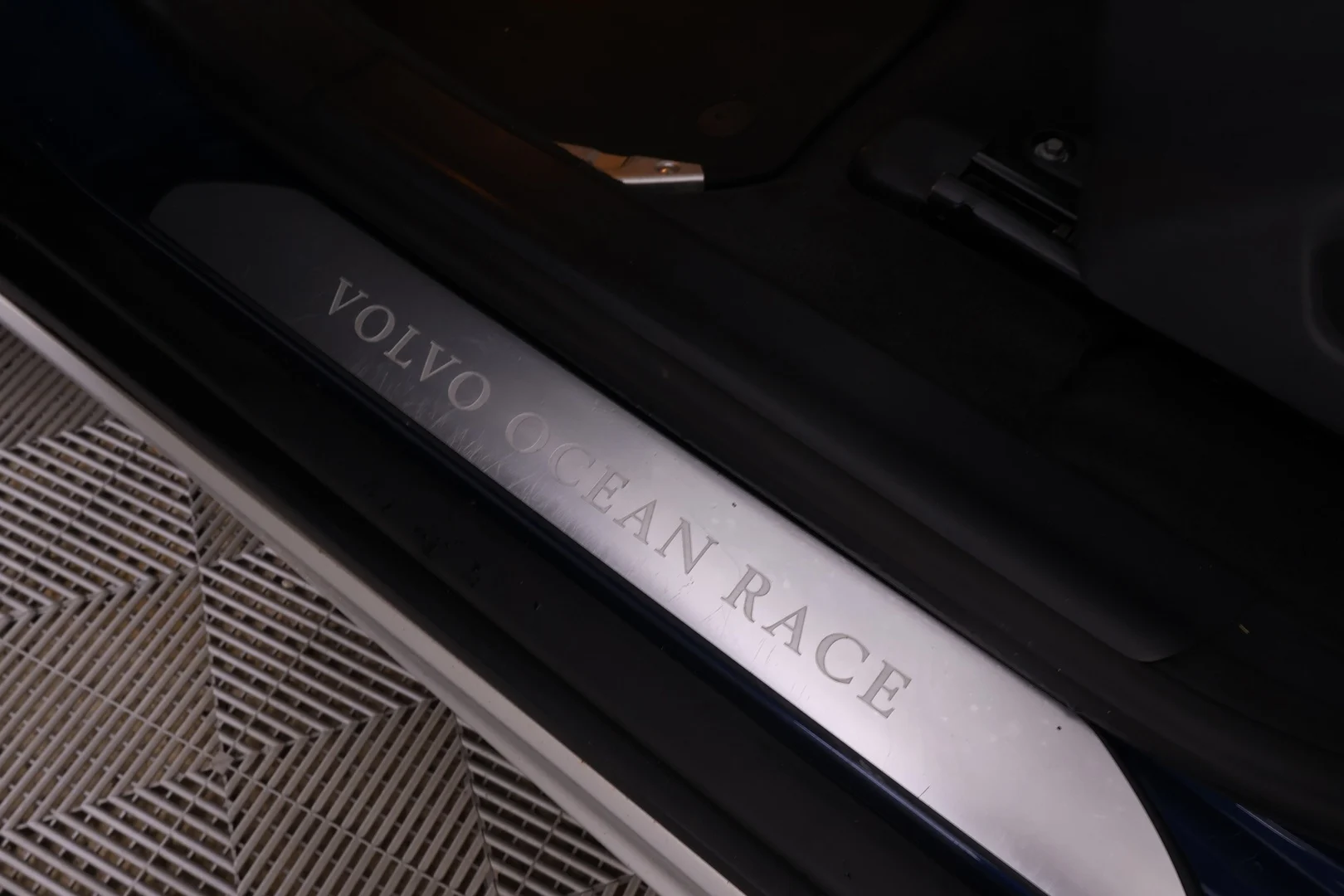 Car Image - 3BIhHpoRJqdmFxXRaCoGWd