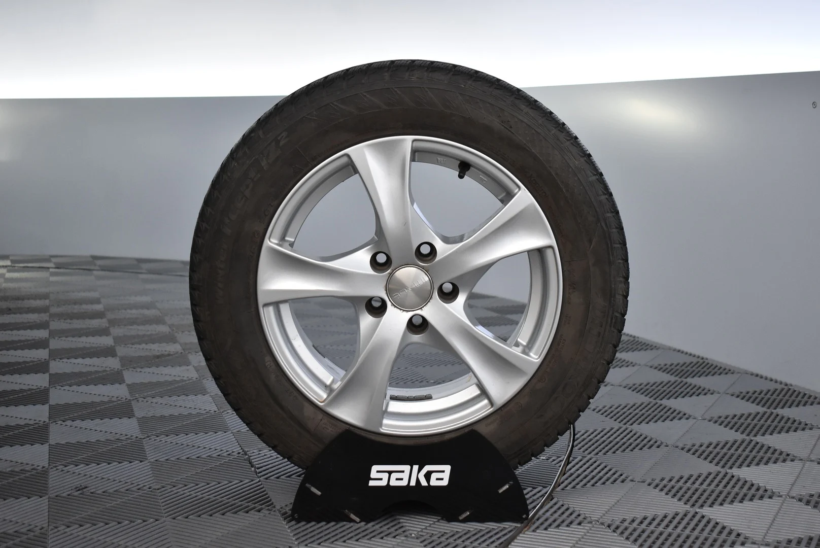 Car Image - 2AnmTQIm1AlWgr24JcXoxI