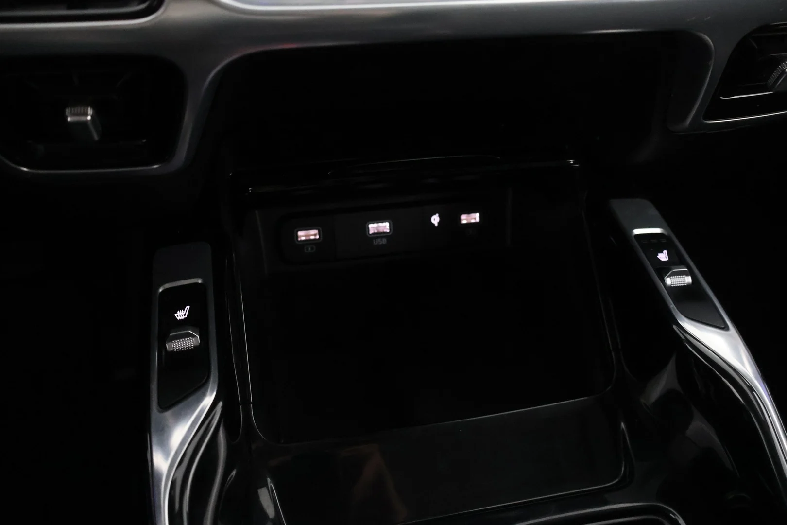 Car Image - 6dNRNYXqs52FNdLL7PRKRD