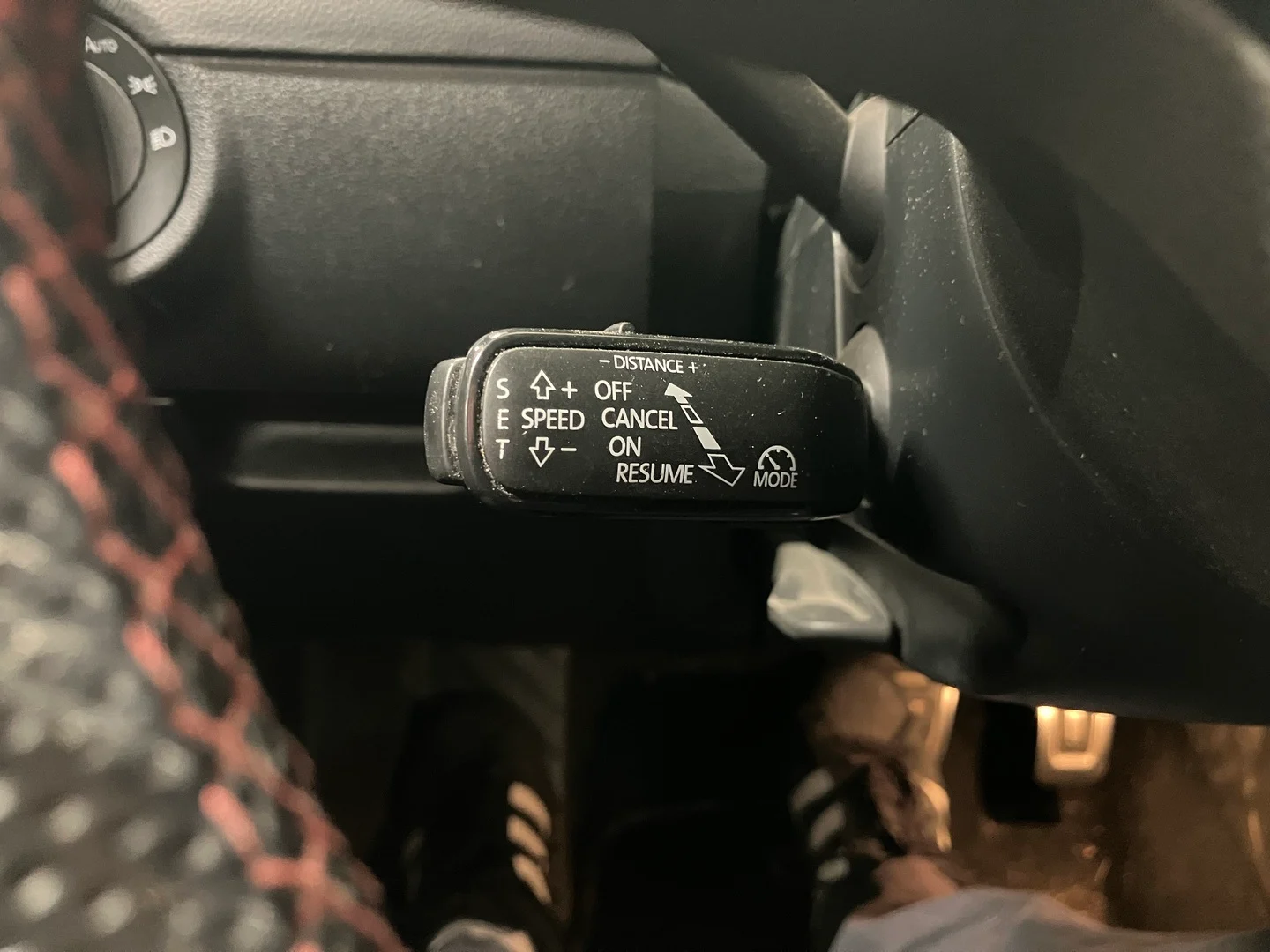 Car Image - 3MqdrCzBAIqpo7xFUzfbzZ