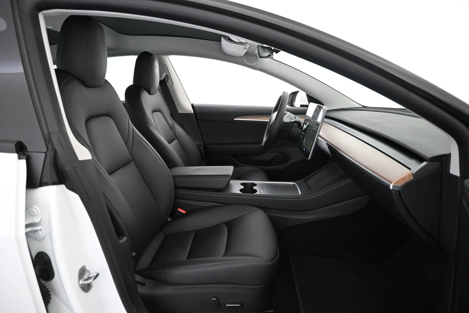 Car Image - 3M0klMRV6Zmt7kkP6lWPfm
