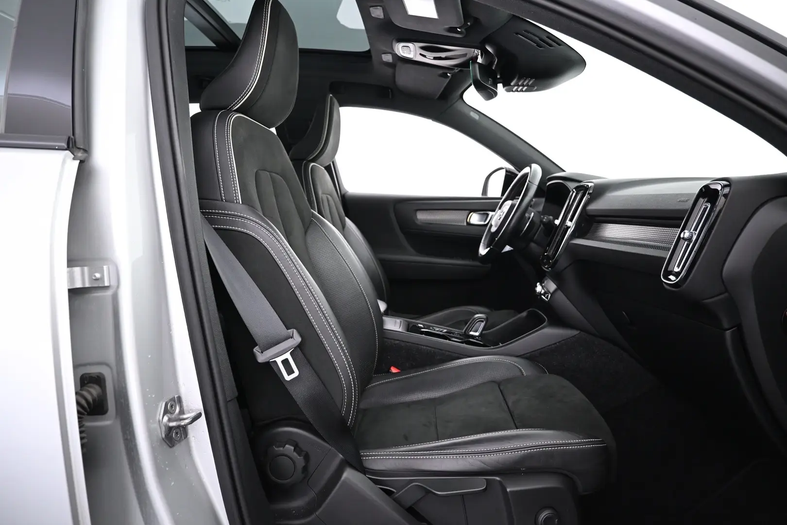 Car Image - NXDdqeLKEf2w9dWDUbJmP