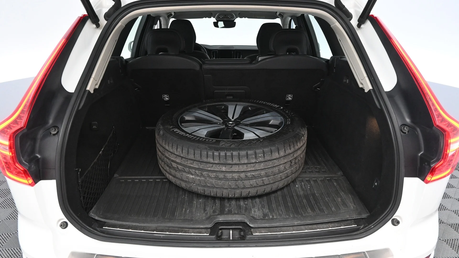 Car Image - 6KVBzRowhJaeoKgHNZkd5C