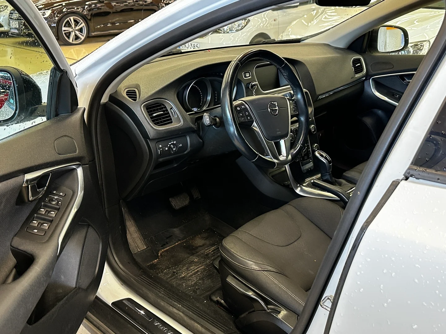 Car Image - ILI1TAR0tSTJse90urzea