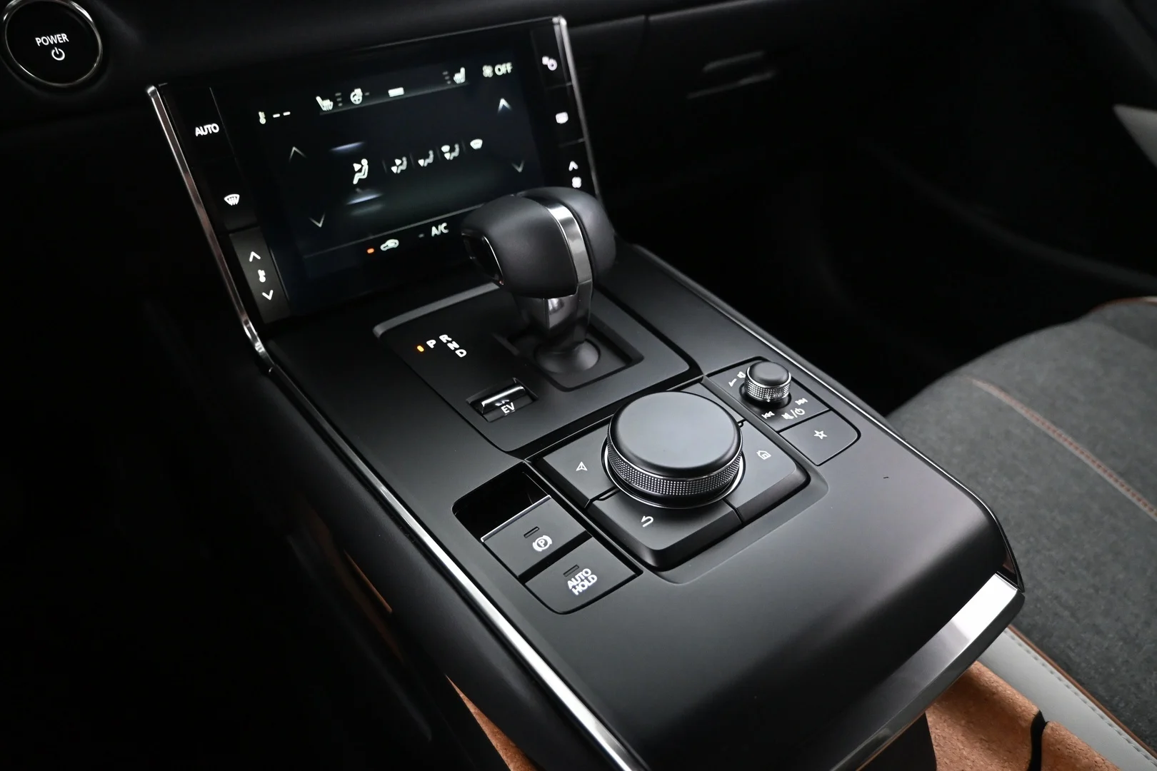 Car Image - 3I2dU3sMVBm30dTALtqTC0