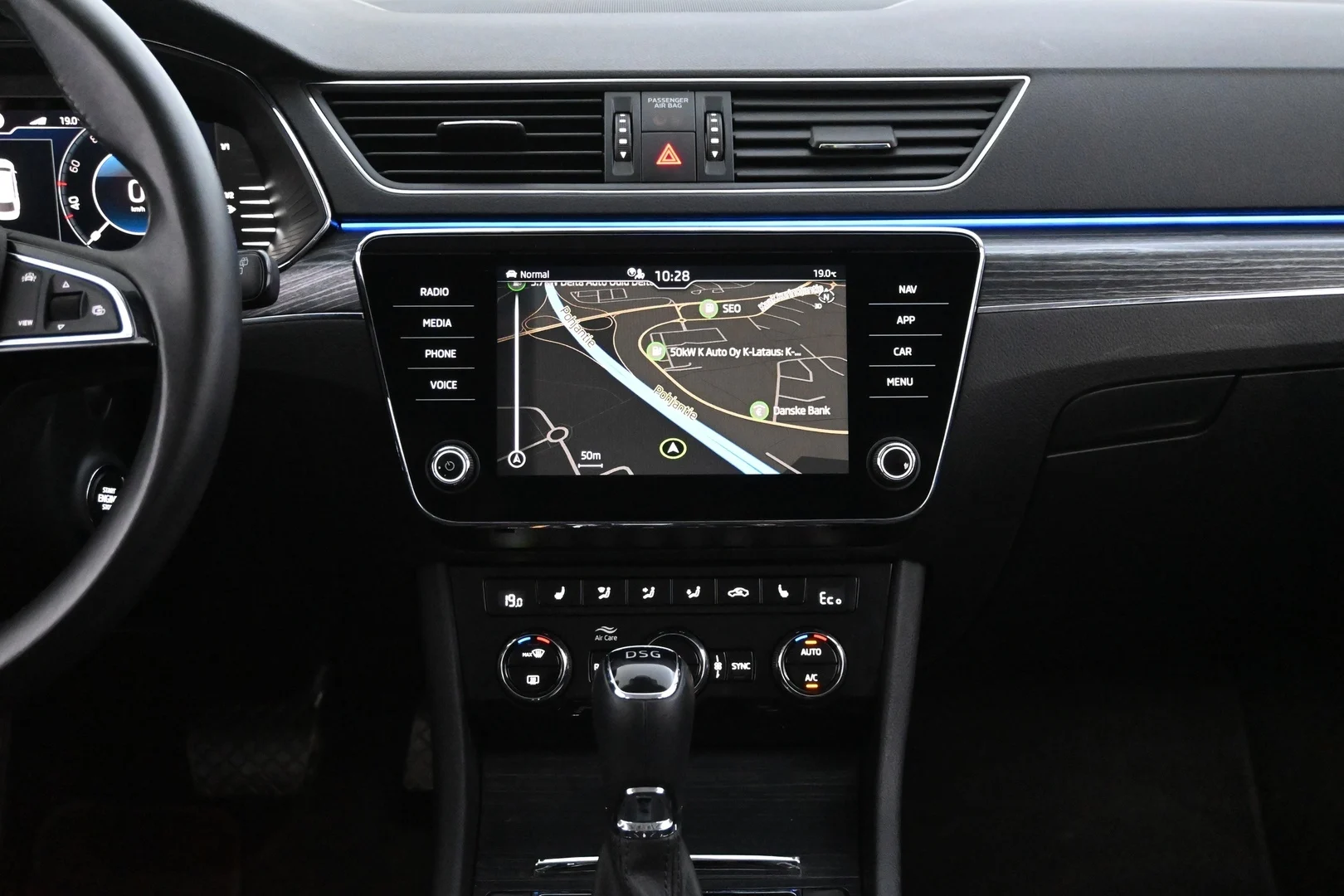 Car Image - 6xxFfqOQ82af66d18jjiUf