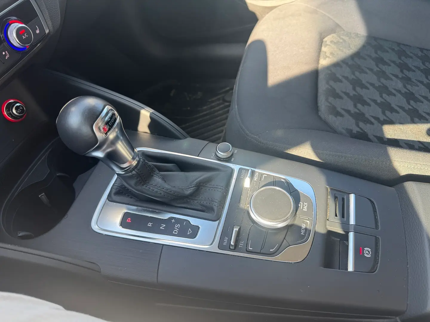 Car Image - 4J98frj5T2w5biM2U8tHGp