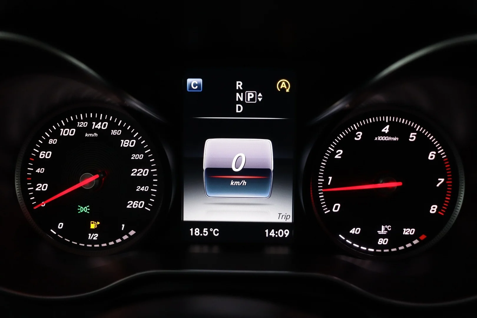 Car Image - 318NuSNwRrsaCdq3Gl6SQd