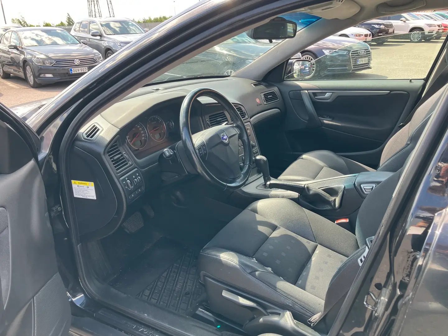 Car Image - om4SZ8IlyiaT3o0NEWvB6