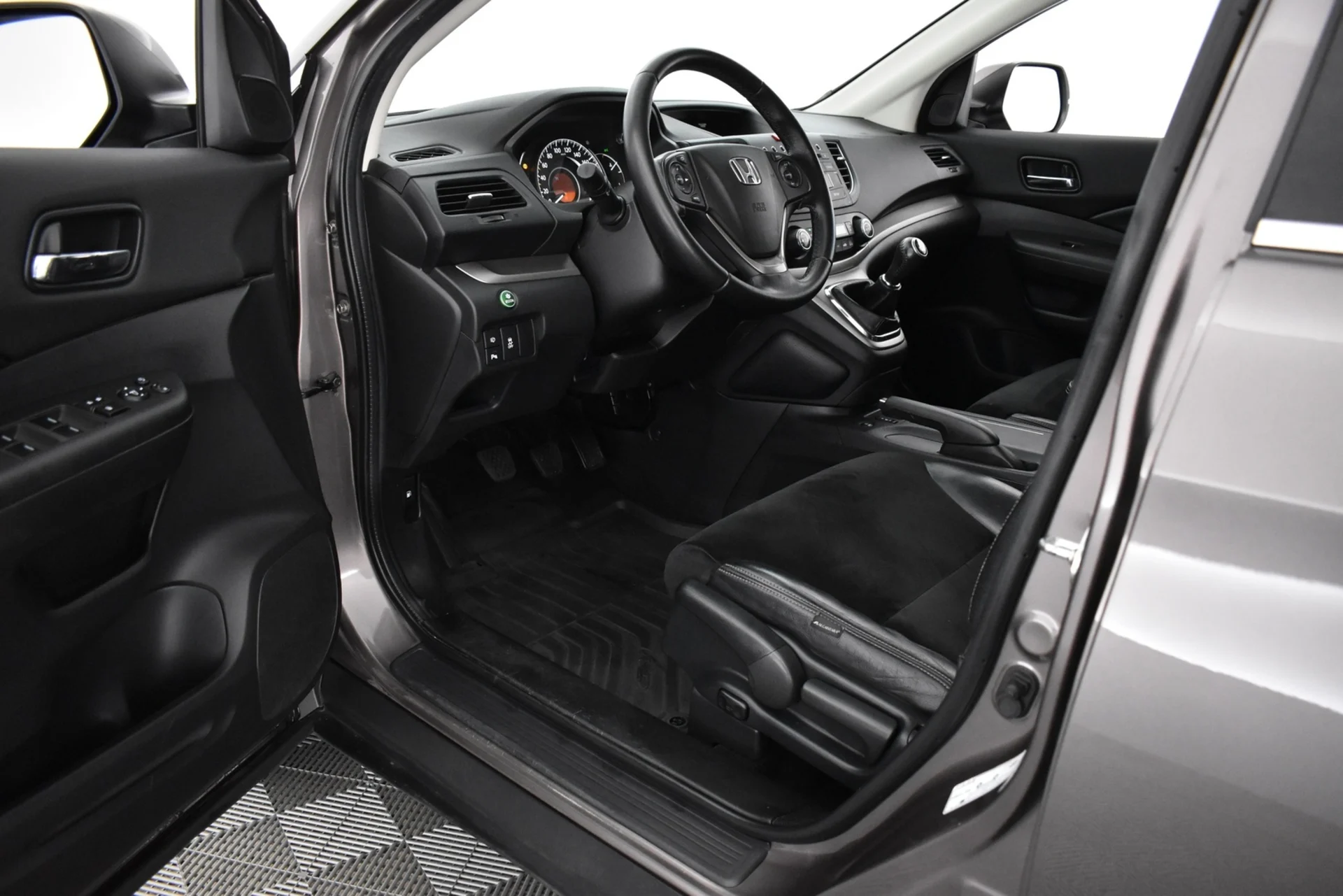 Car Image - 2wkQk05WR04sUfea980Frf