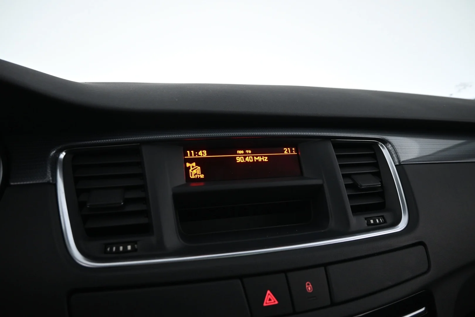 Car Image - 1ShlTeww3I33yliTcIYpXF