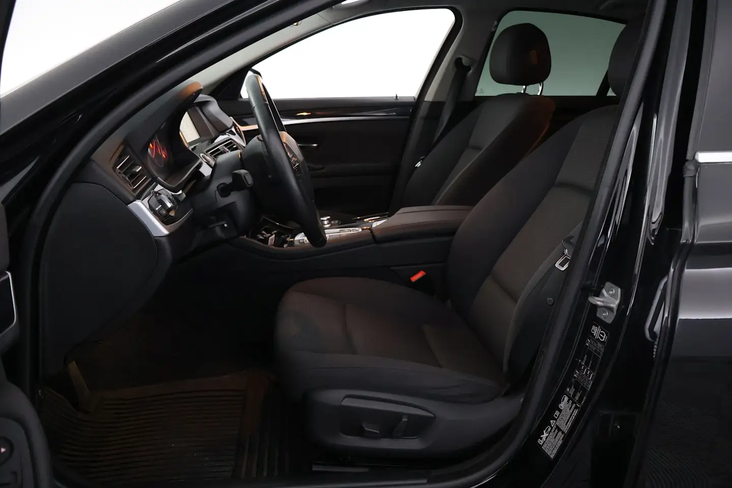 Car Image - 6YFRJ6GbySj6uA15HpRHiR