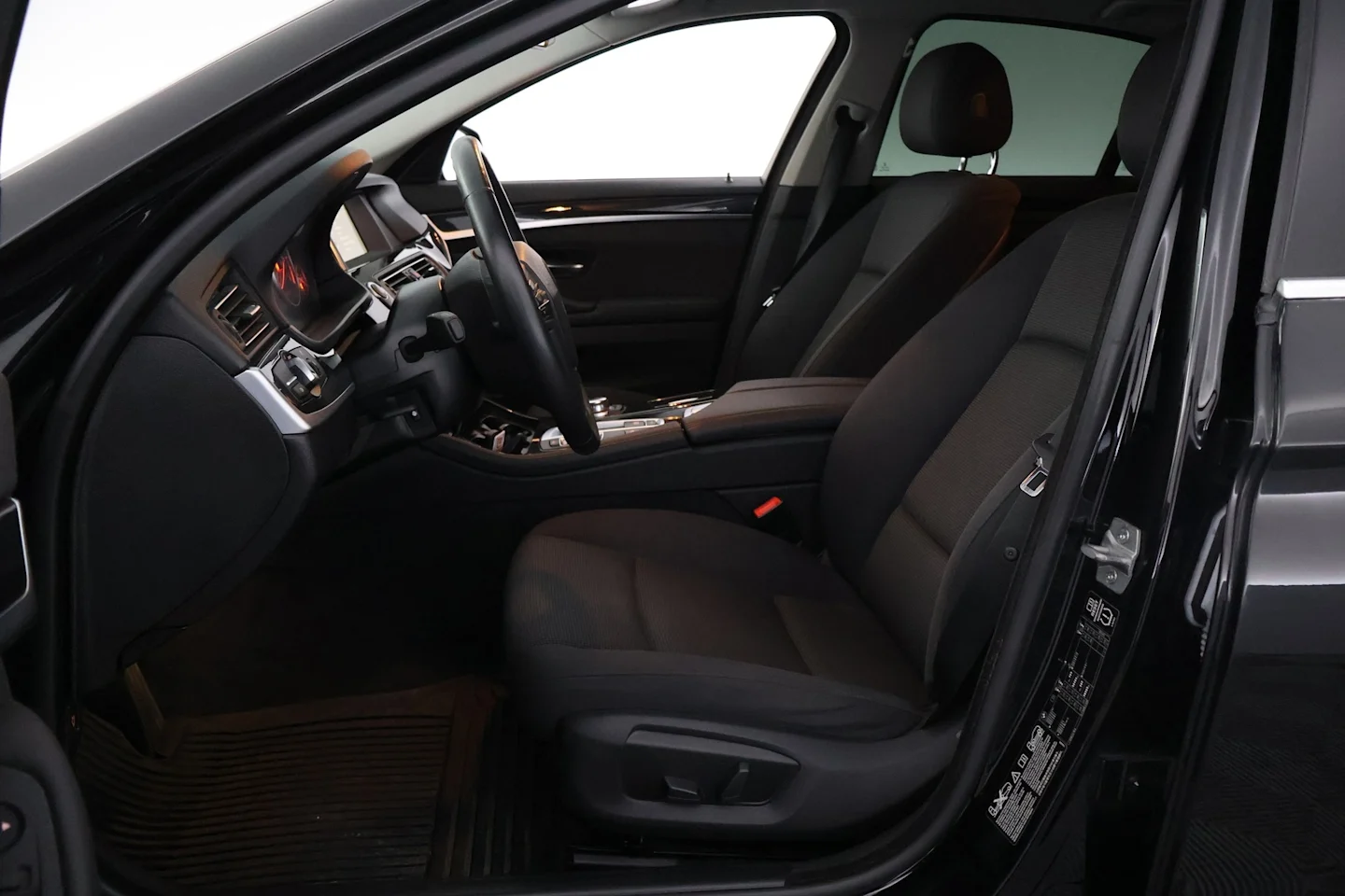 Car Image - 6YFRJ6GbySj6uA15HpRHiR