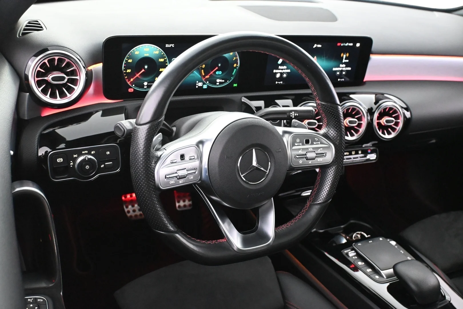 Car Image - 6OCb2r1HhRXv9CccbG1yZc