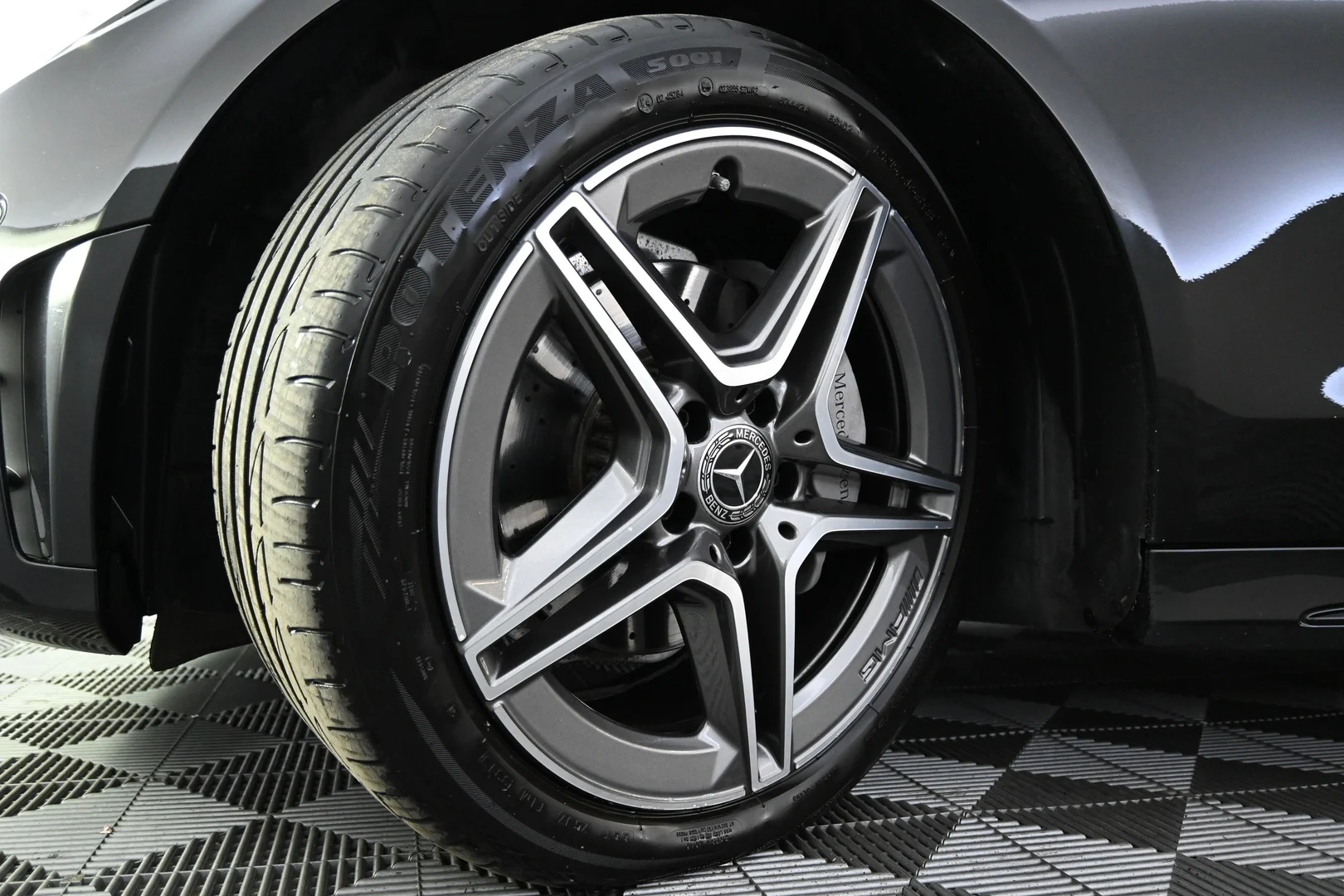 Car Image - 2SsqXMjY9MV1r5rCEtqHZa
