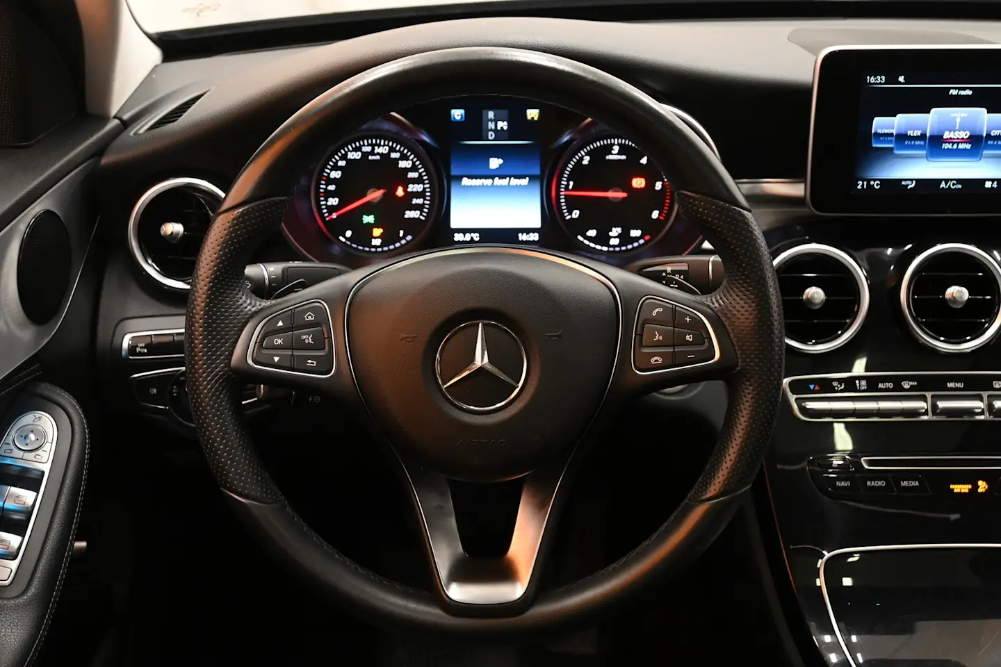 Car Image - 6ZaJxWx38sQ8SF7plGMylf