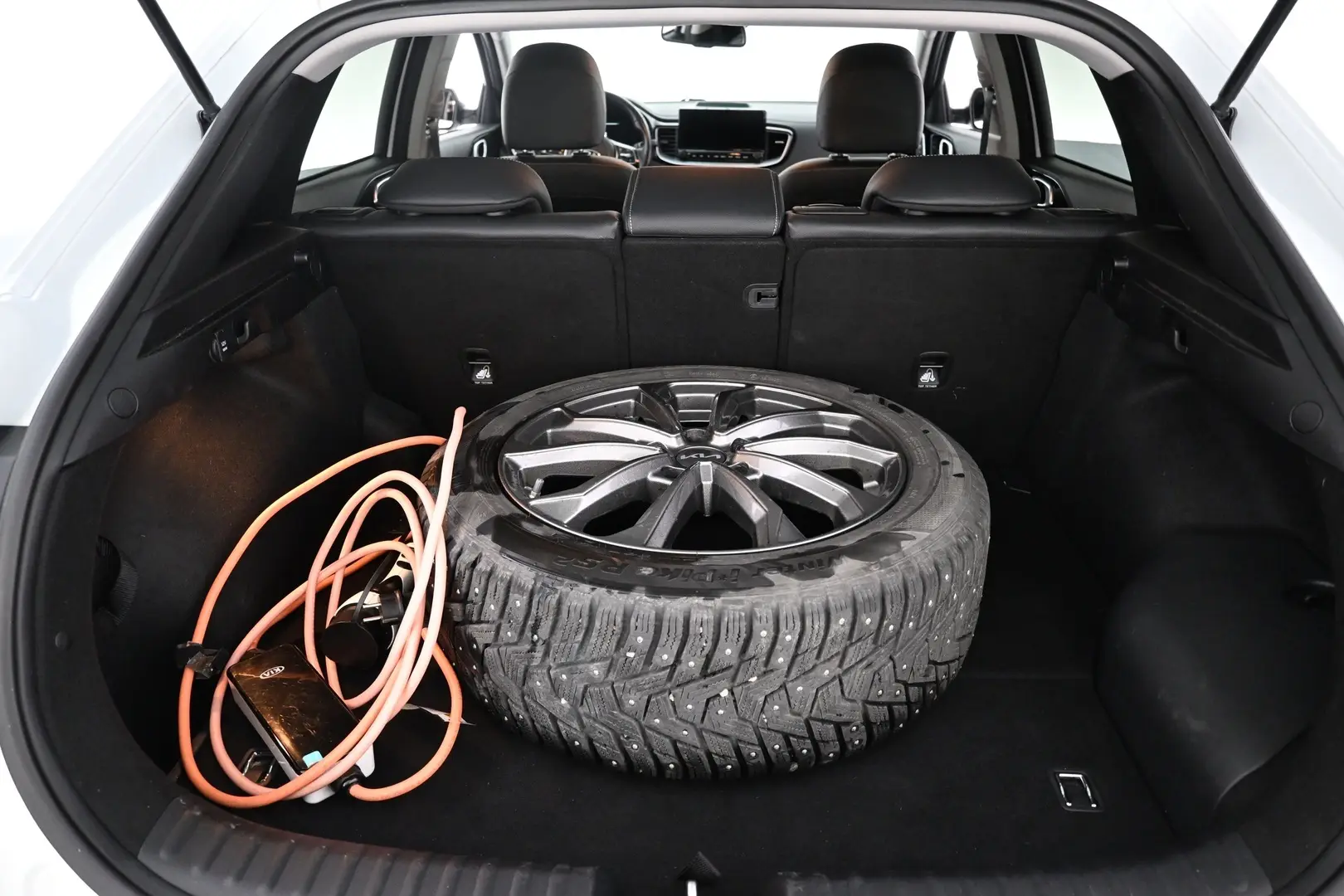 Car Image - 2UPOAuEwuul3RtR3RWdcyH