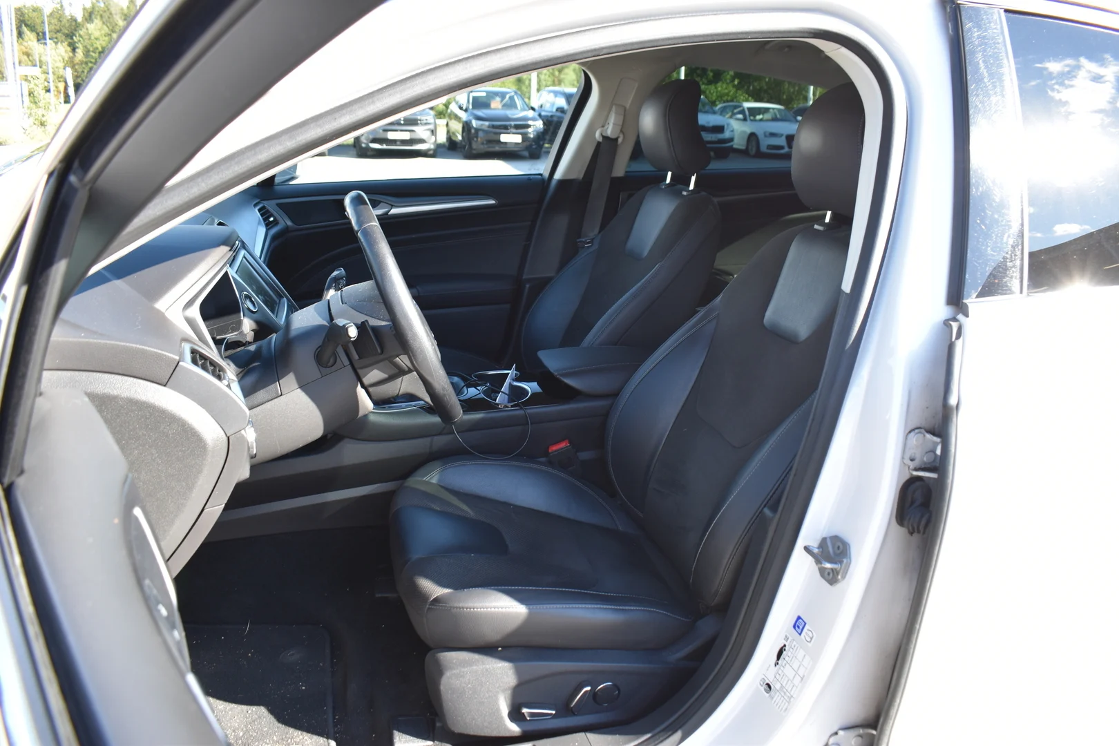 Car Image - 413hupt0Qw0fKPNnV0M1ao