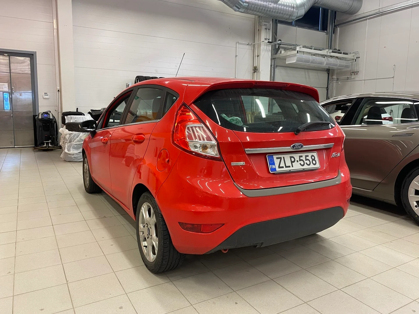 Car Image - 2nMXqox276pg7aqy9zJyCo