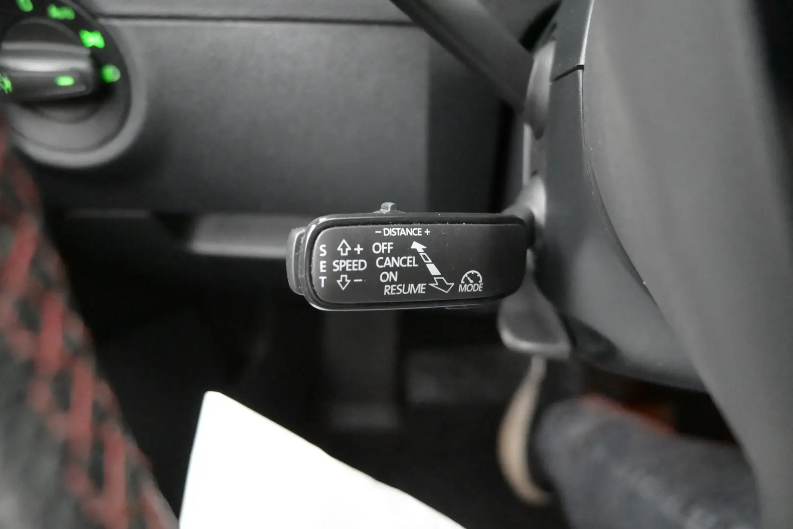 Car Image - 64V3zn5lWc1QItdJFCDJkl