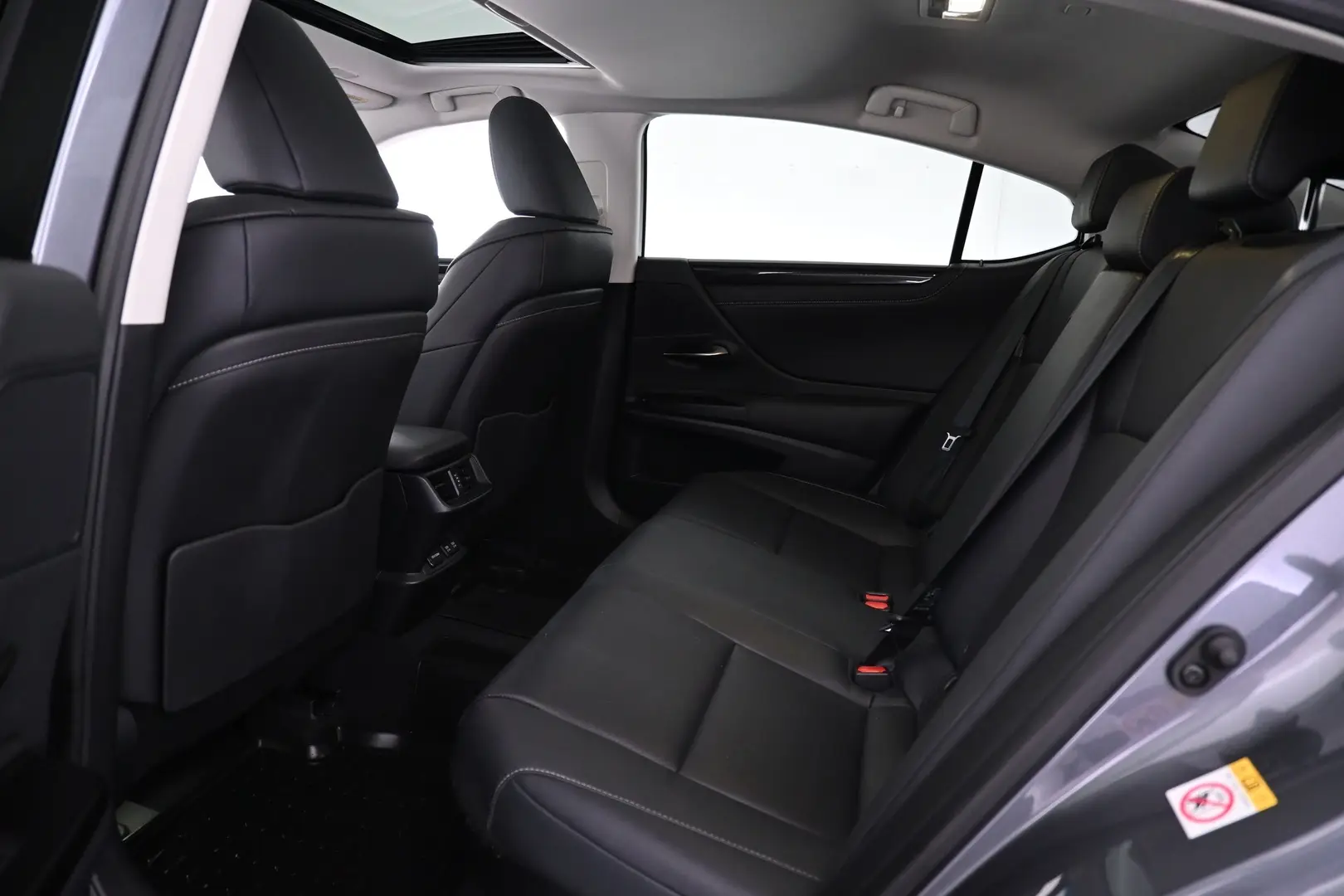 Car Image - iDVTGOn2b5sG4IIegPqFf