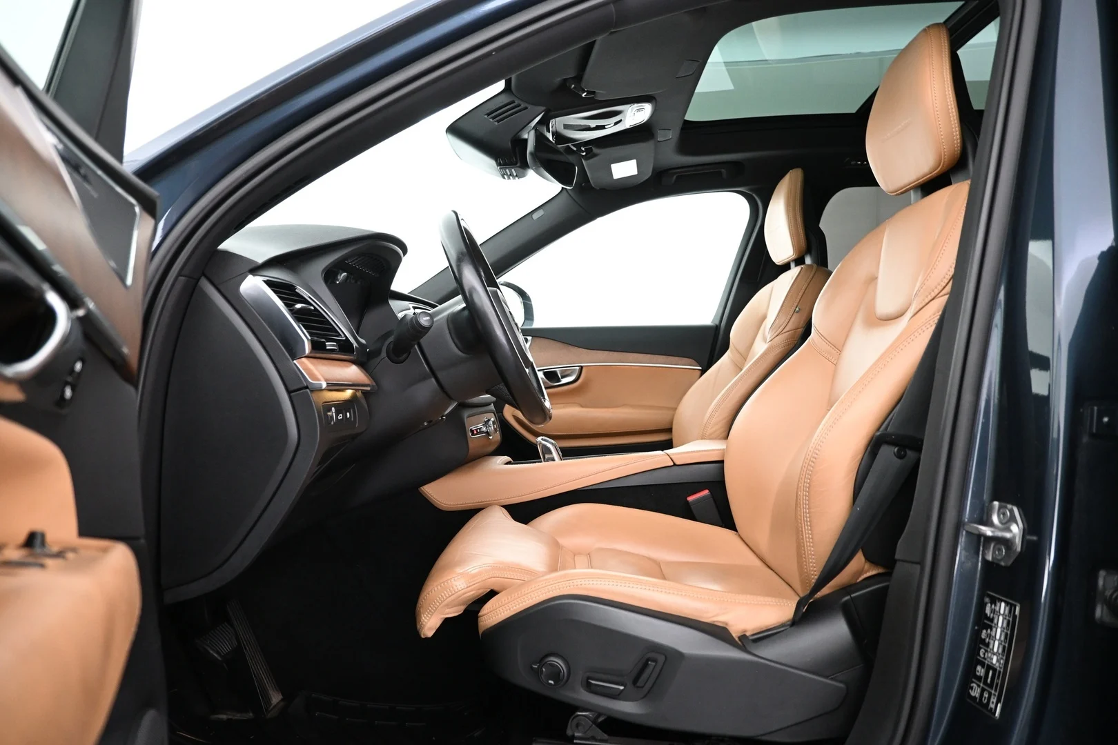 Car Image - fDYUg2HQsIU5WUibogc7n