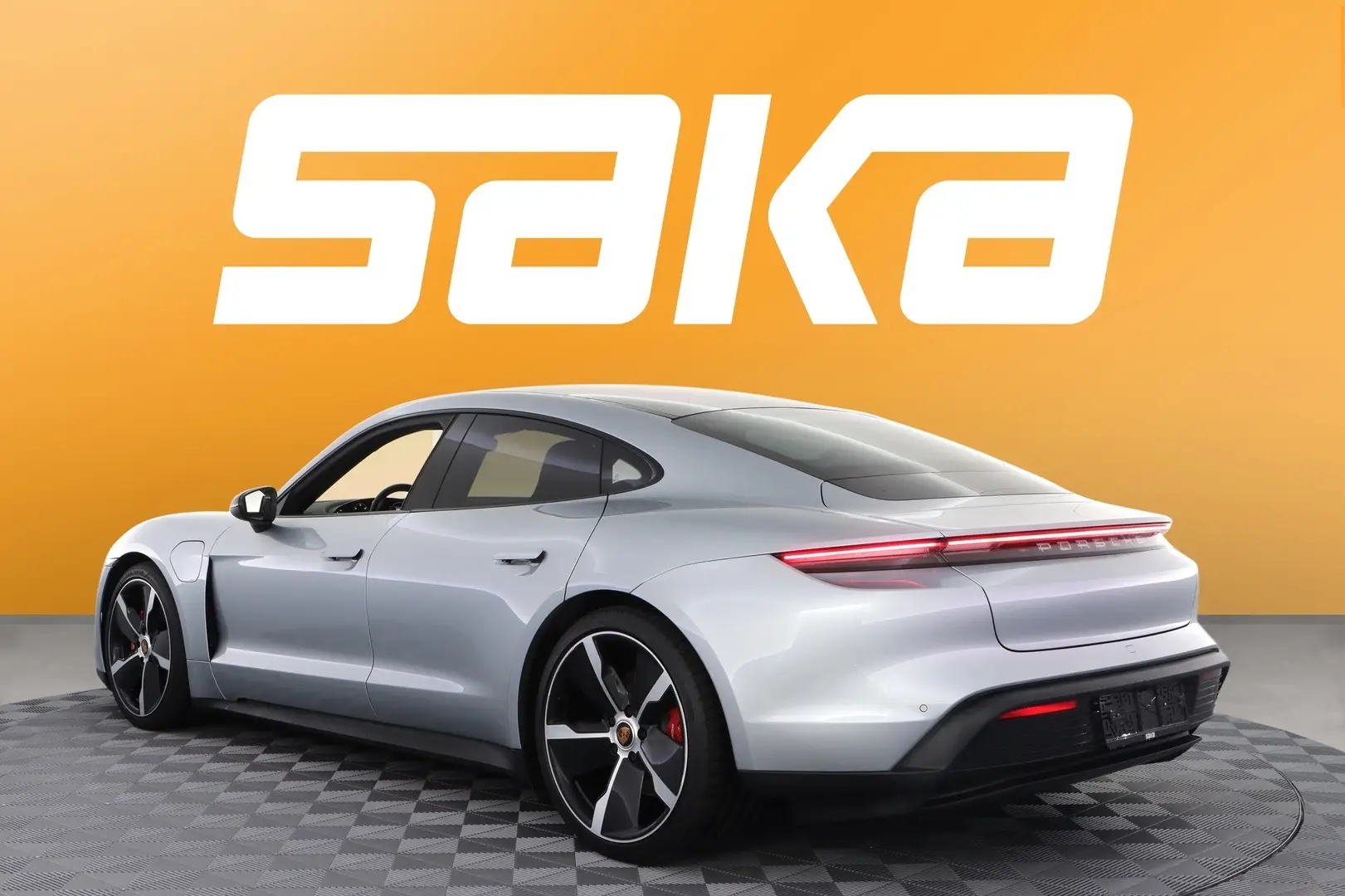 Car Image - 7E8xzHKbJWzuPzlSNqn8ad