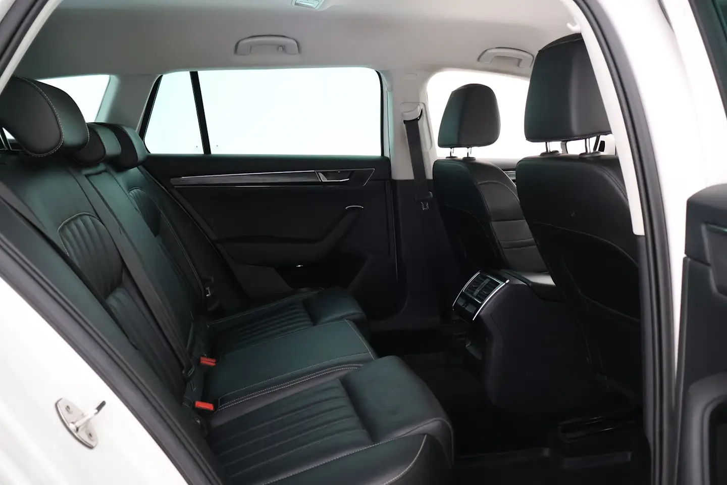Car Image - 1ppMhnNLcfkB6NYqHdQyeJ