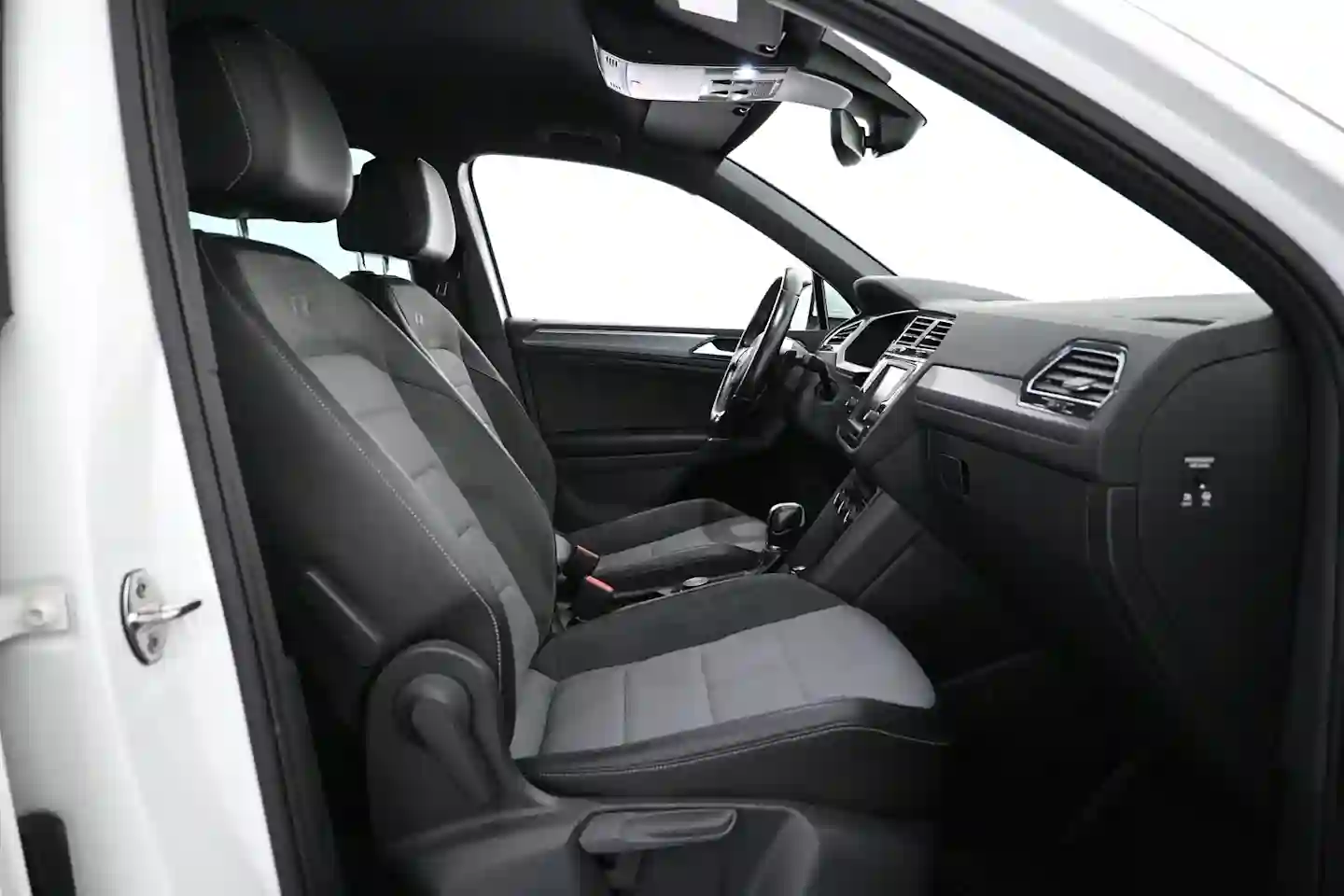 Car Image - 5jyEKBH7xgpFWLPsHaF7QC