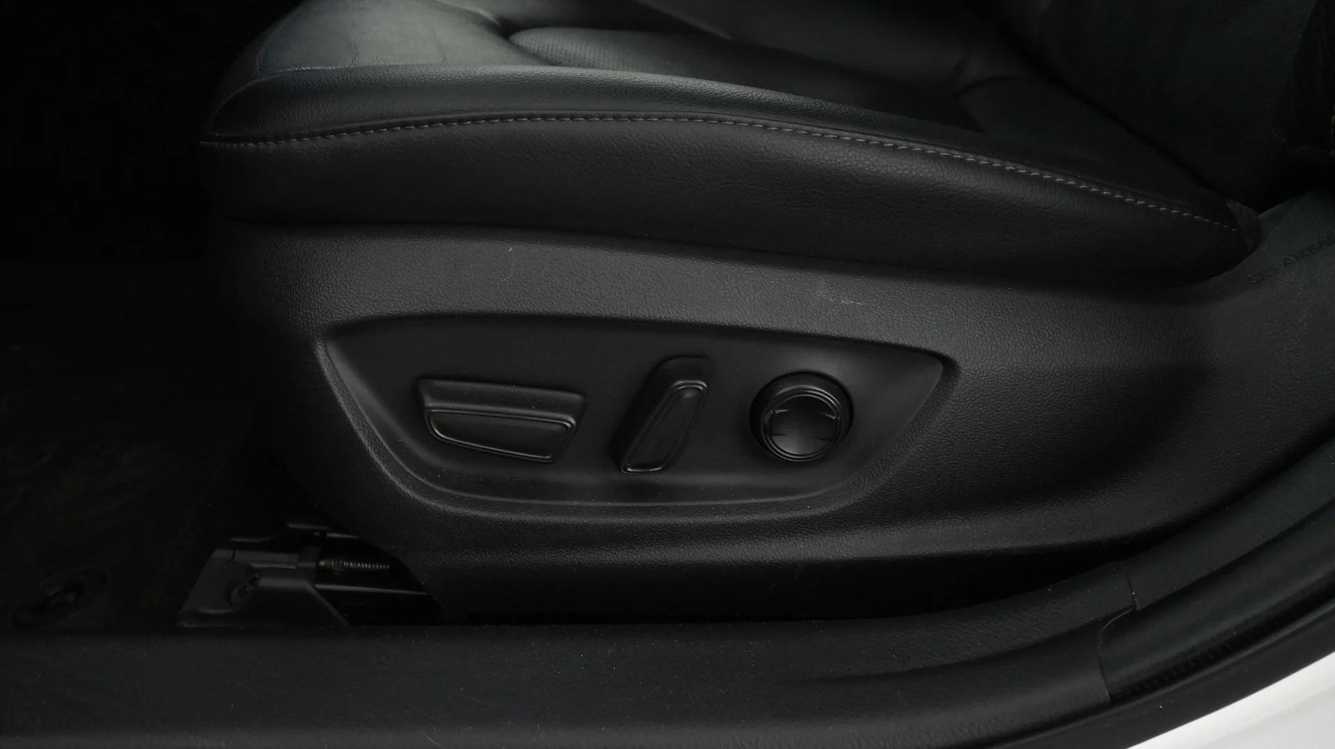 Car Image - 150EismucaAXxqDHkpjlg0