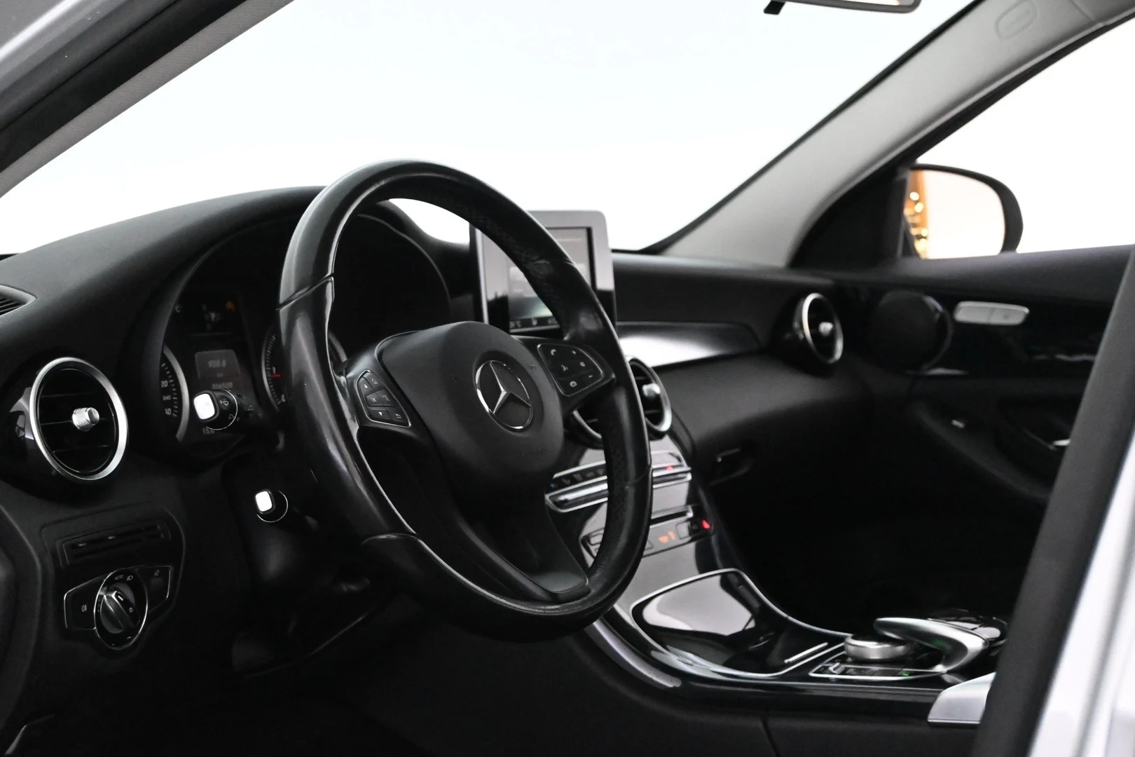 Car Image - 2VnQkCfawQrMLXDjwFy2A1