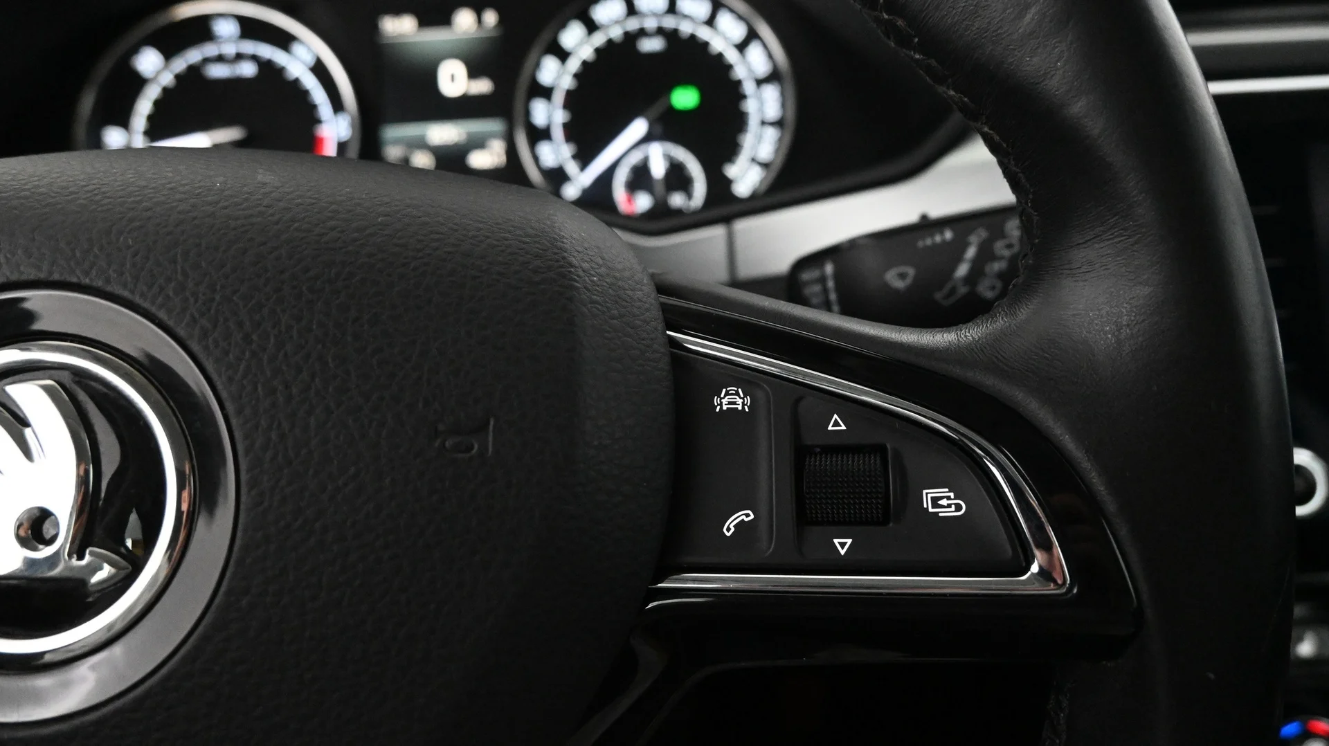 Car Image - 709nkKHEbZGVKl0Y81vyII