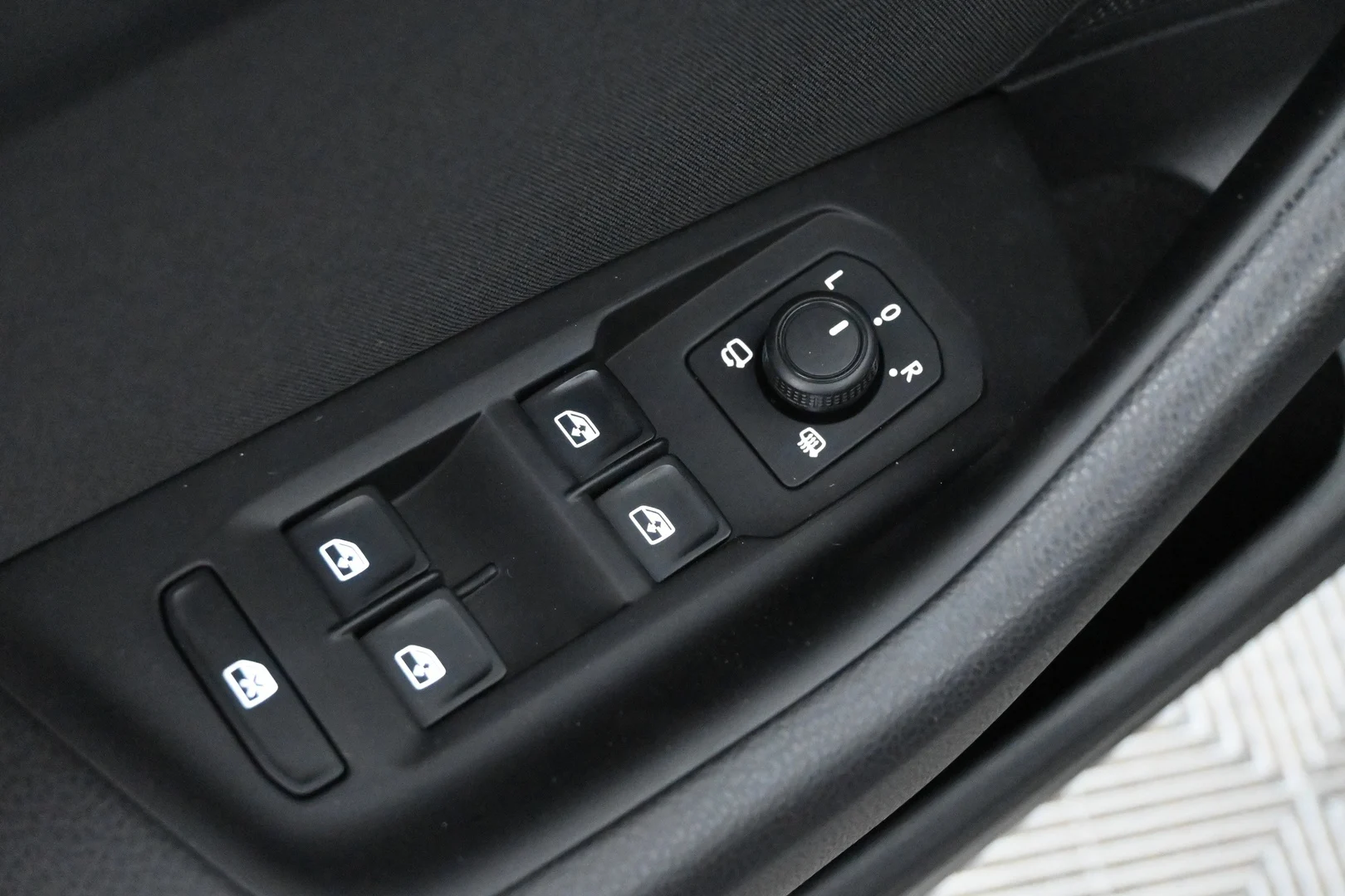 Car Image - 1rTEuP0PA41CDgRsFMF6r6
