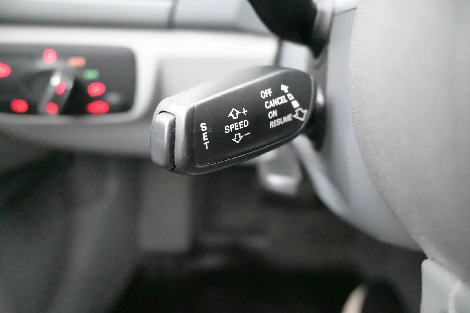 Car Image - 2U8dq7004scxgrffprvUAM