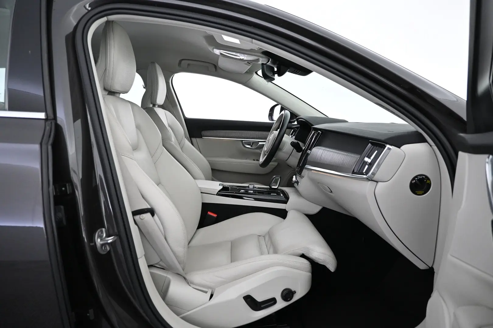 Car Image - 1poM6ld5W9qUoDDzLonBj6