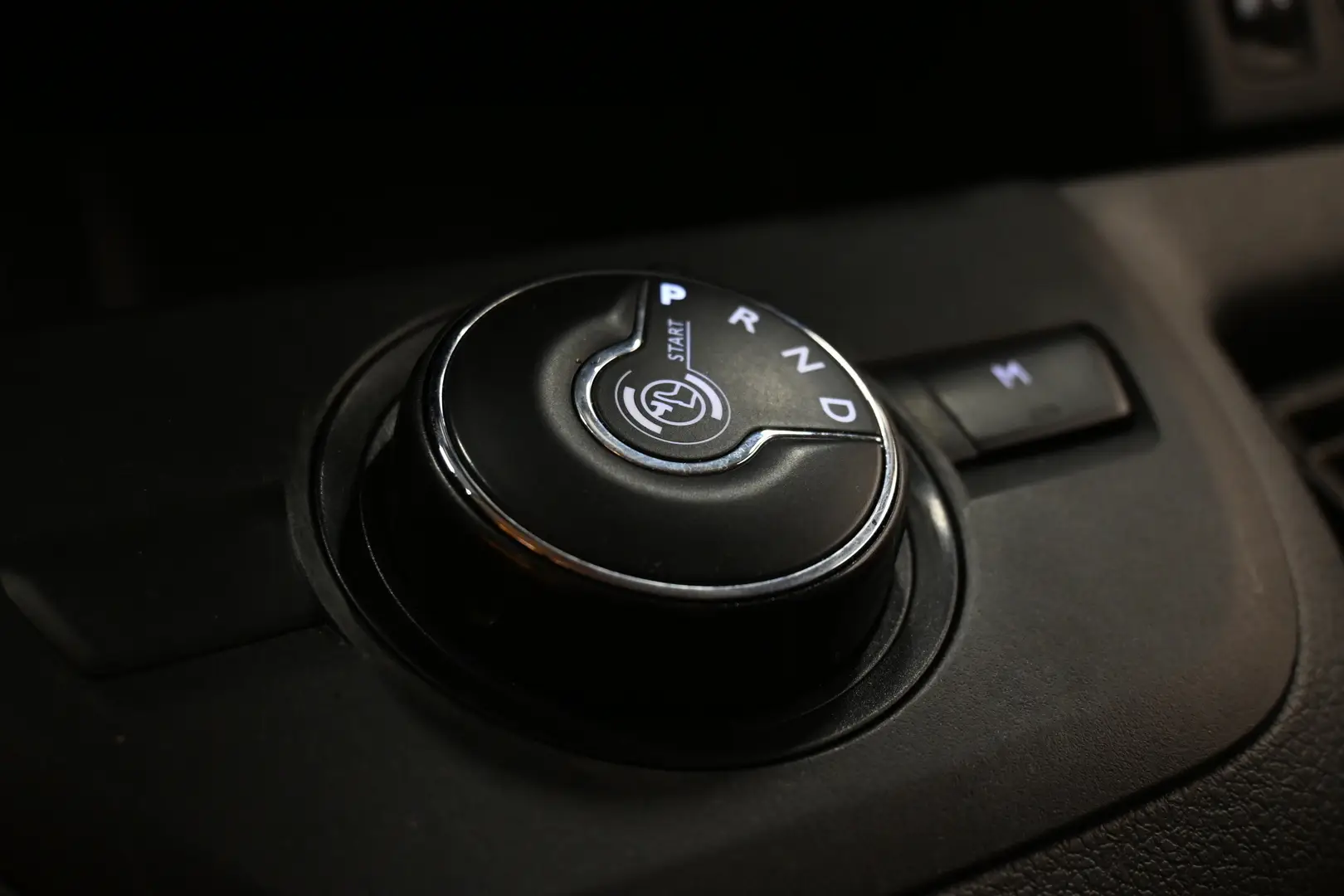 Car Image - 5CTrdCOByFZr9kVaoidIZM
