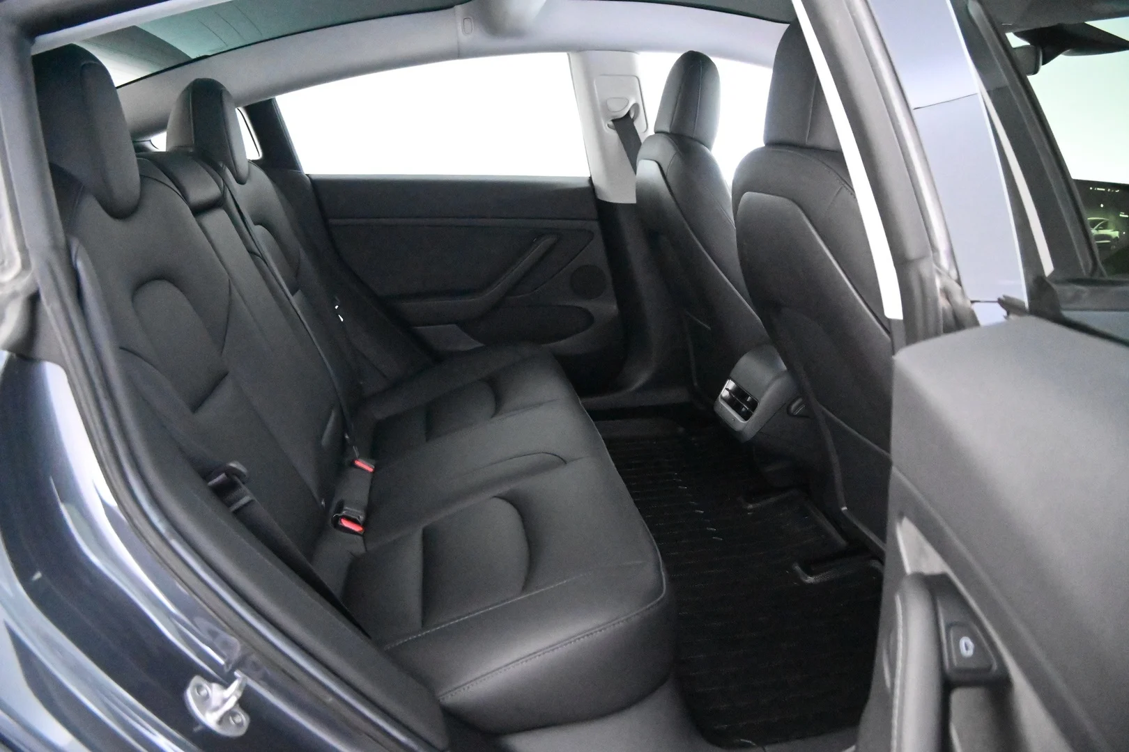 Car Image - iJLOWeU77UOw72nc9V6Bw