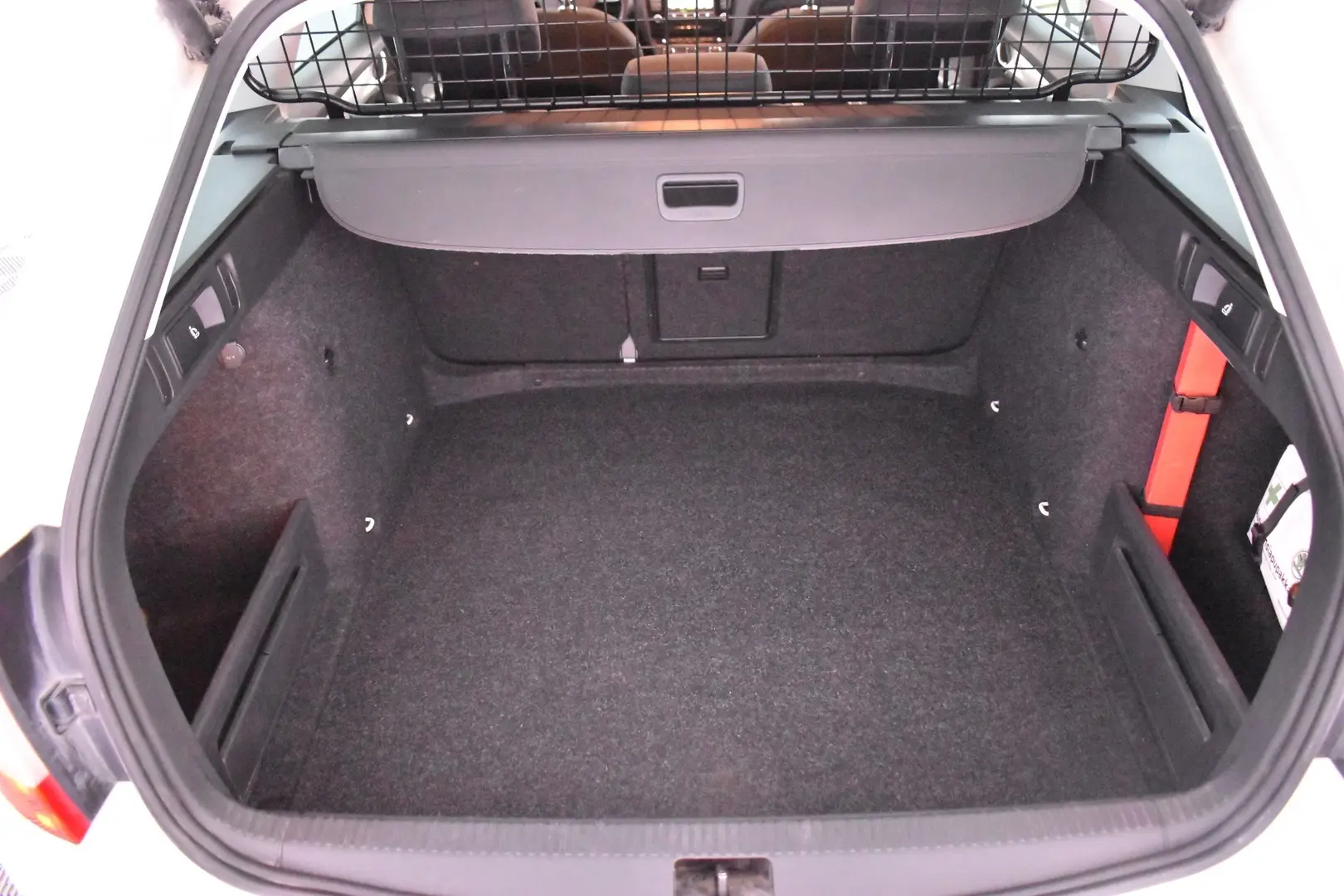Car Image - 16l94U2oEwTNfx0UoTmARB
