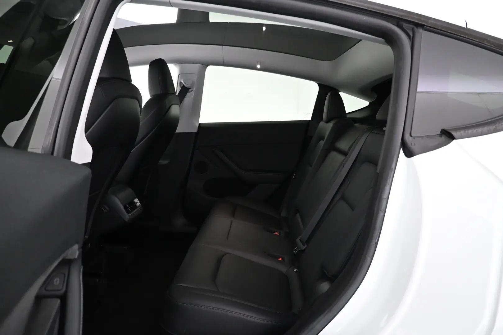 Car Image - sHXPdLYuaYltCO2jiETIz