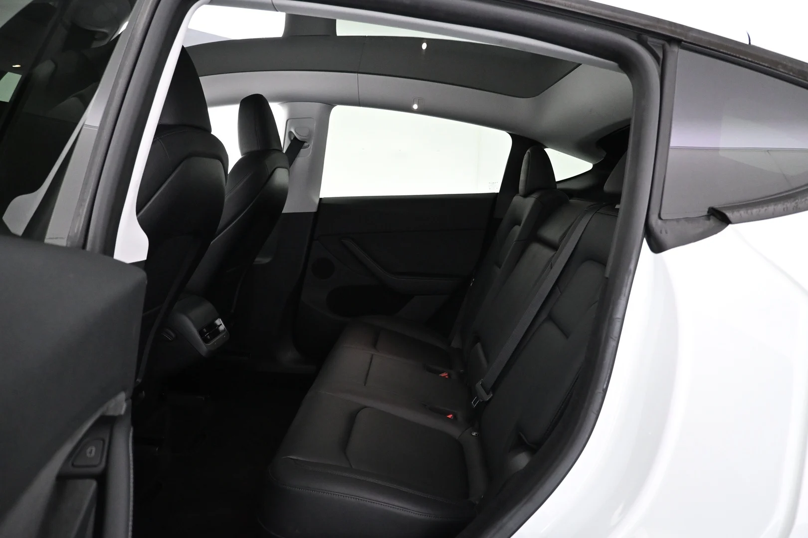 Car Image - sHXPdLYuaYltCO2jiETIz