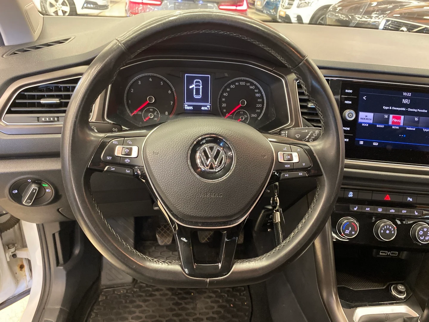 Car Image - 3wLHXfbV7f6yqM40FGIdBw