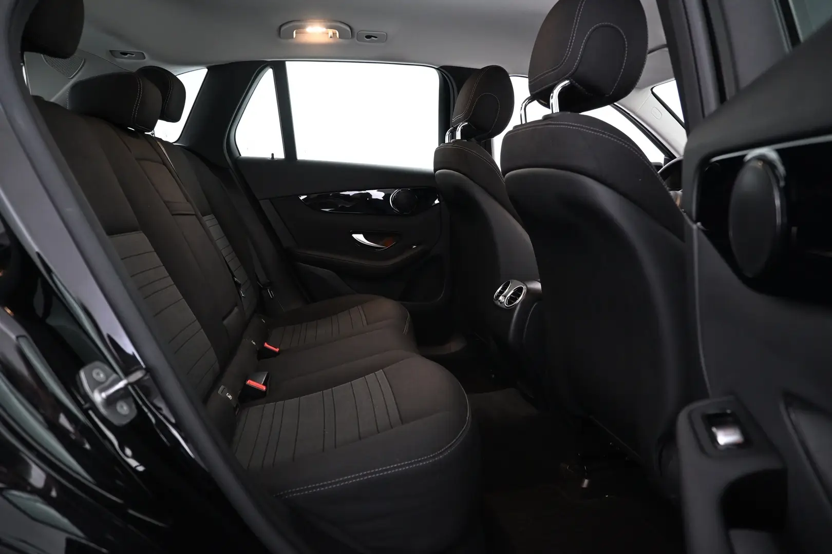 Car Image - 2VhyiIZwJ2dQxOmDFxJhLL