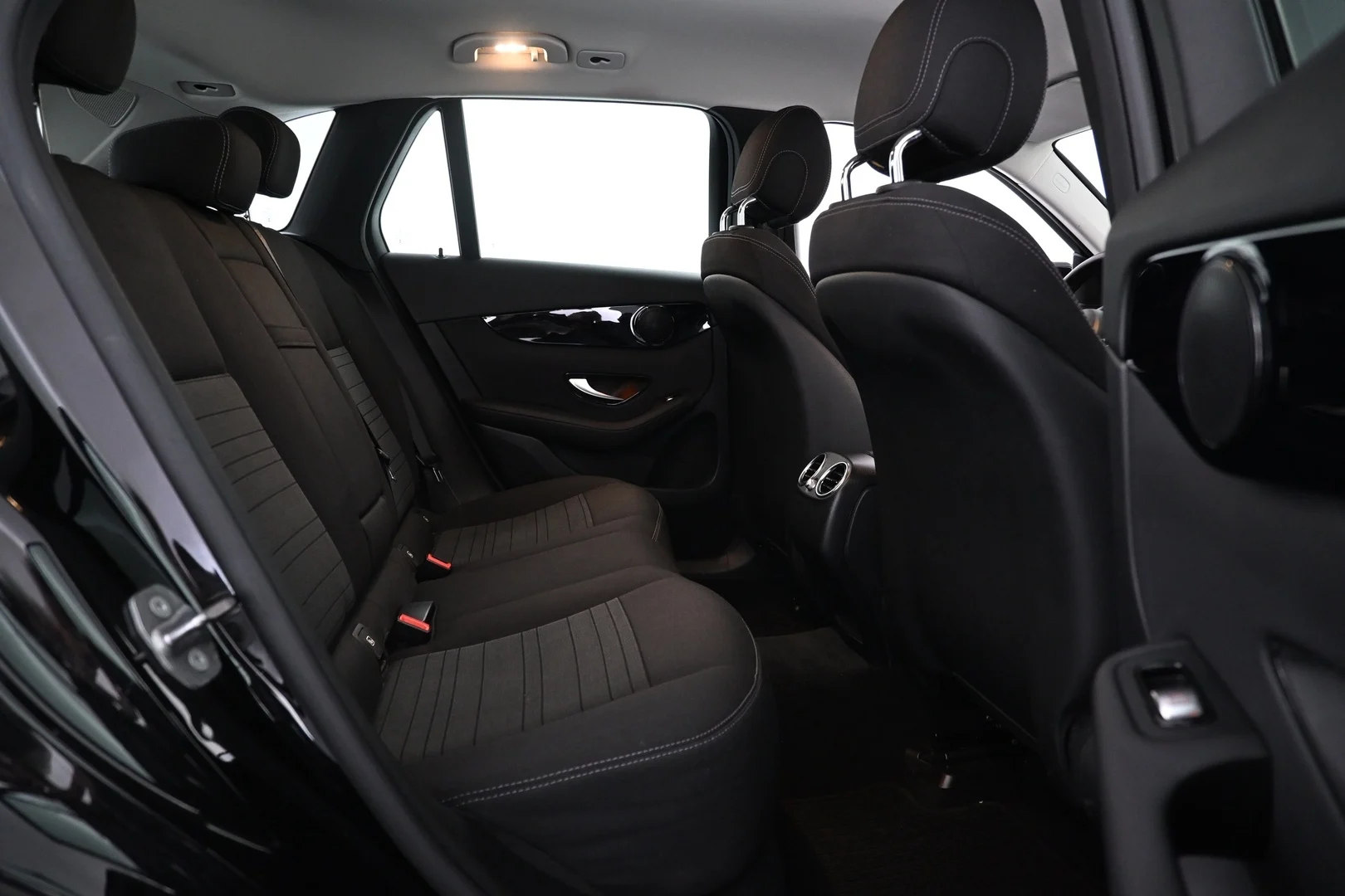 Car Image - 2VhyiIZwJ2dQxOmDFxJhLL
