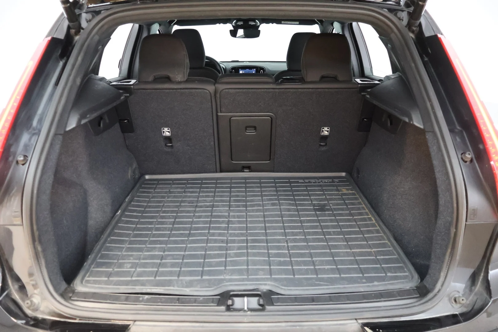 Car Image - 2sHgDwhSjgFQab8dXSBhrc