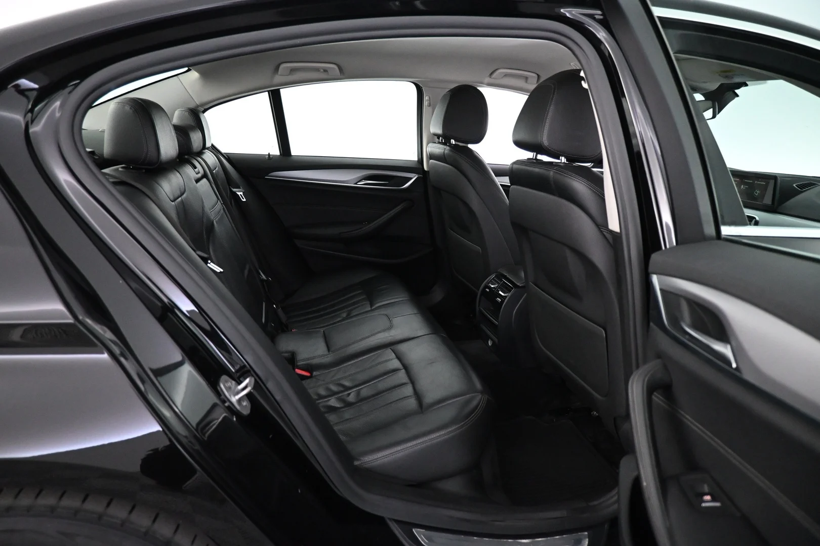 Car Image - 1JErrSYLPTFDCuzLX8pmL9