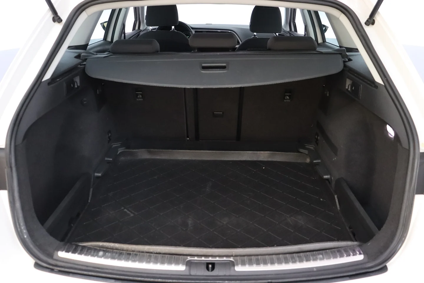 Car Image - 5cY82sDcFQuFPFrjIyVrIg