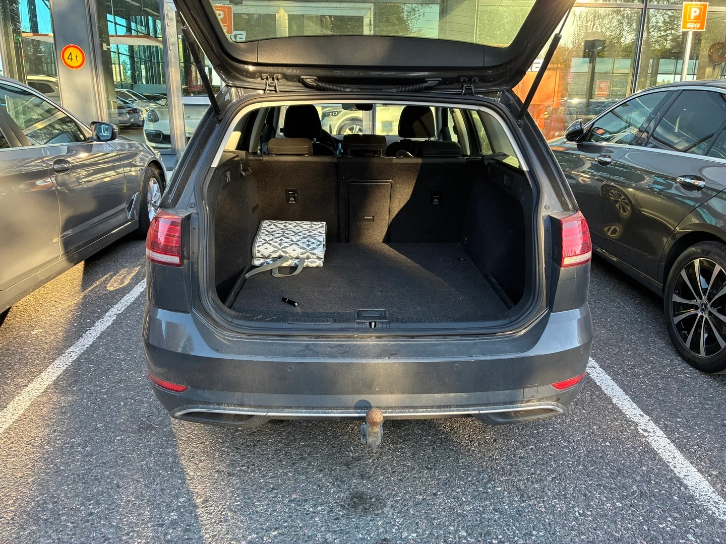 Car Image - QMNTHptfuSUTXvAmlbacQ