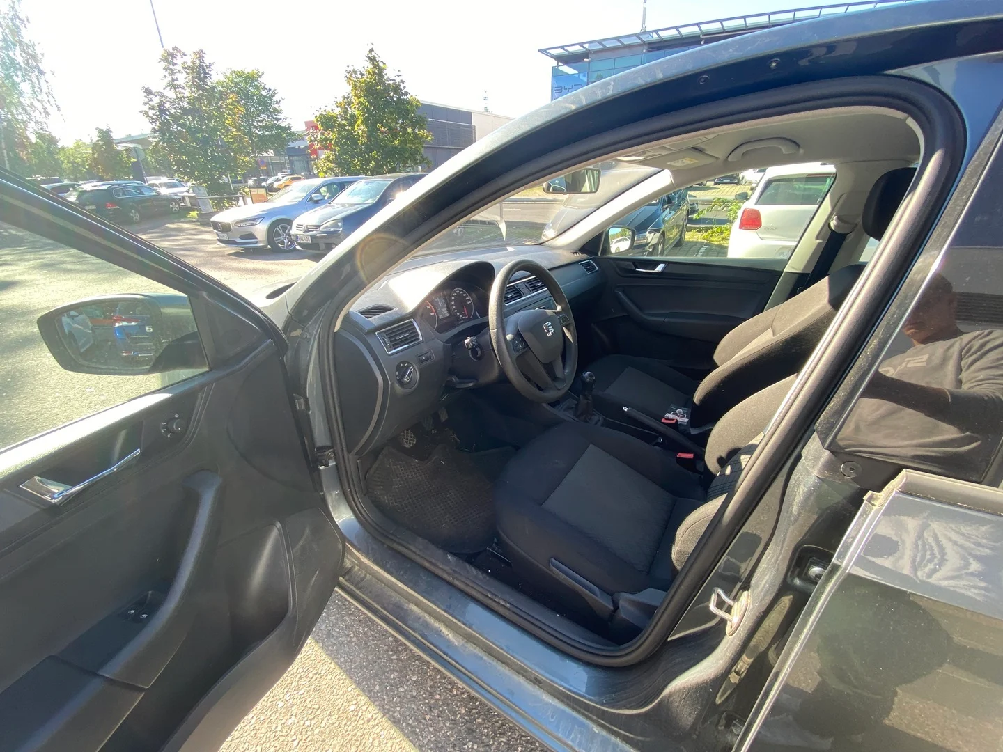 Car Image - 2L73d6H1rhGF7YyMcLdOEp